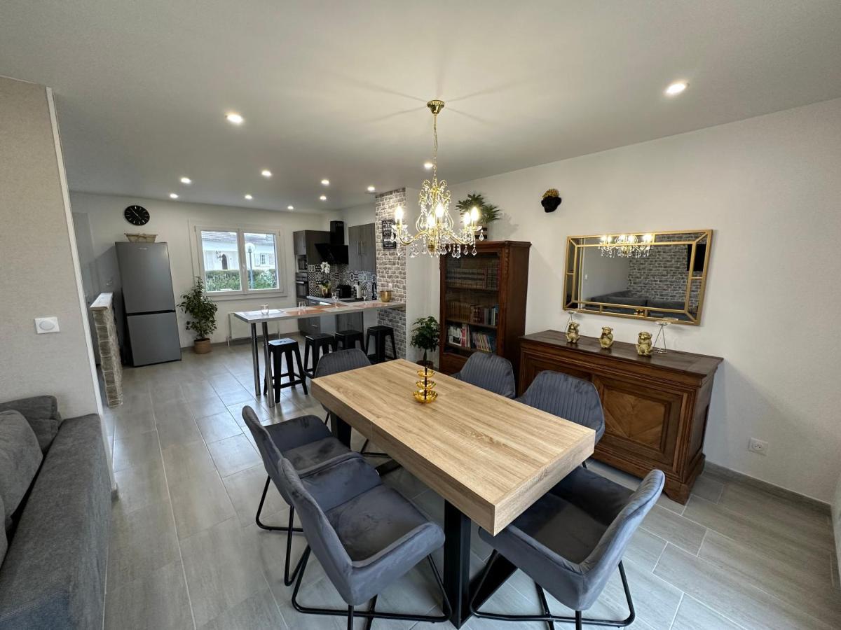 Agreable Maison Avec Jardin A 茹万维勒 外观 照片