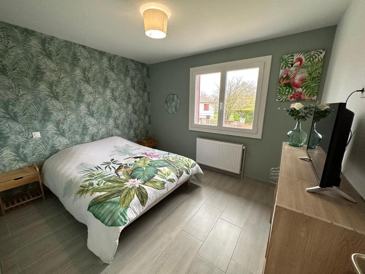 Agreable Maison Avec Jardin A 茹万维勒 外观 照片