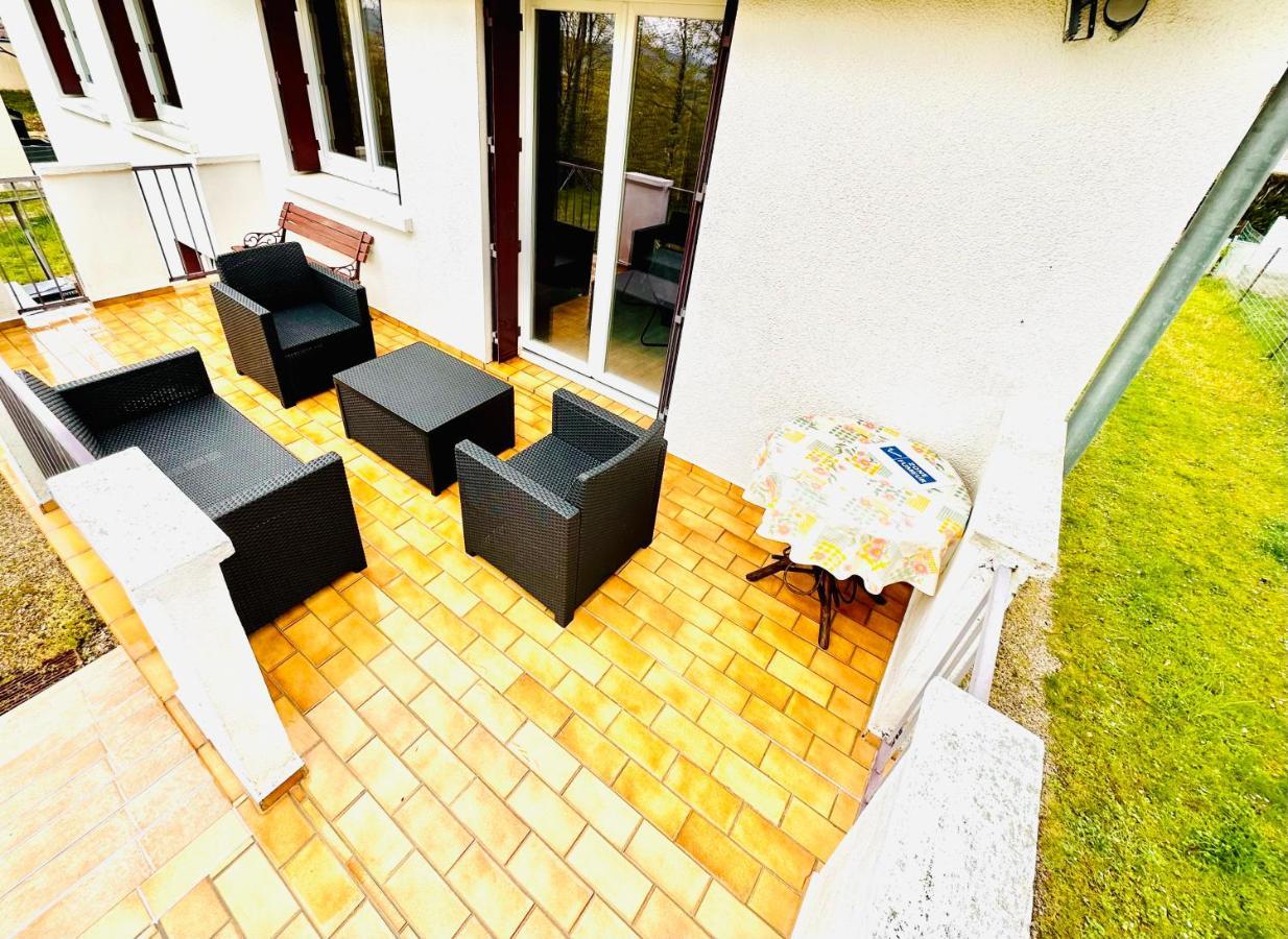 Agreable Maison Avec Jardin A 茹万维勒 外观 照片
