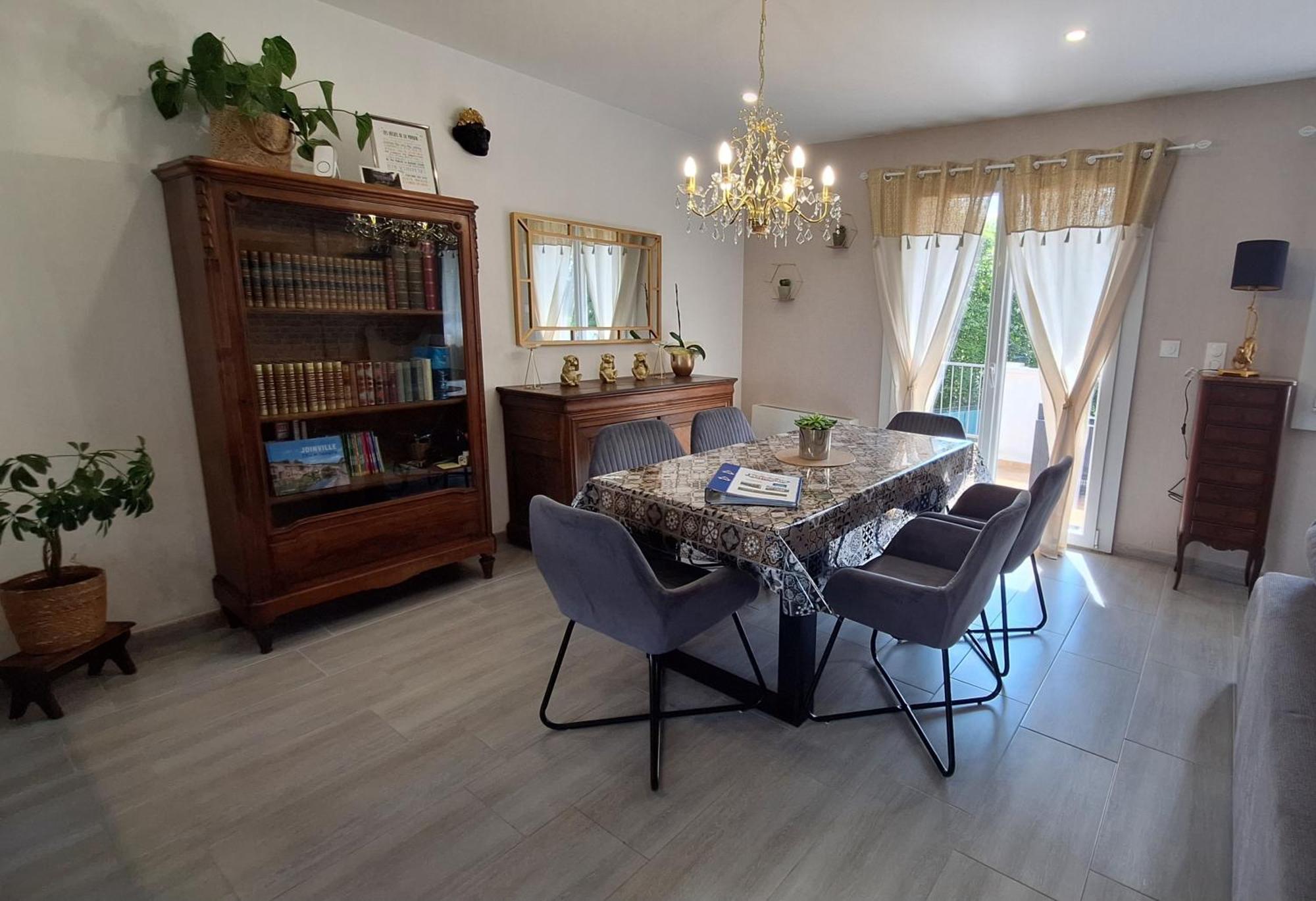 Agreable Maison Avec Jardin A 茹万维勒 外观 照片
